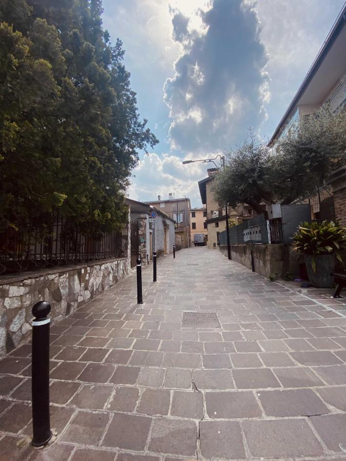 شقة Antico Borgo ديسينسانو ديل غاردا المظهر الخارجي الصورة